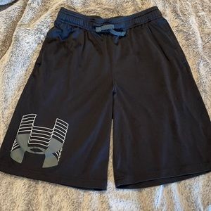 Boys YXL Under Armour shorts